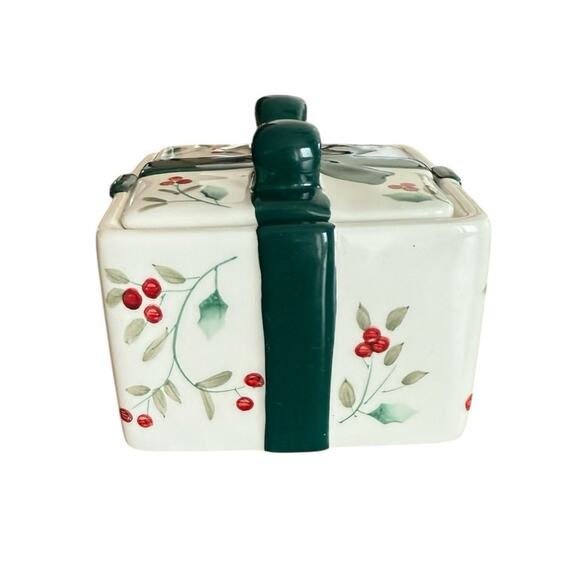 Pfaltzgraff Winterberry Candy Box Ceramic Bow Wrapped Lidded Trinket Keepsakes - Picture 6 of 8